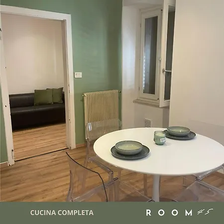 Room45 In Centro A Gradisca דירה